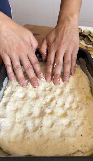 focaccia patate zucchine e cipolla senza glutine veloce e senza lievitazione