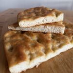 focaccia senza glutine con farine naturali di quinoa e di fave